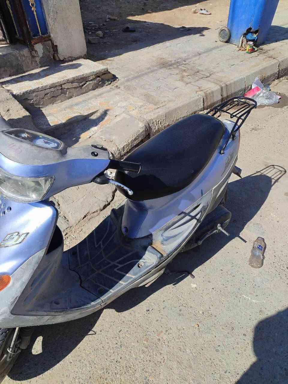 اكتب دراجه تسع زروف اوراق ساله 3اشهر طالع برغي ما مفتوح بيه
سعره 825
ميسان القطاع 30
‭٠٧٧٣ ٢٧٣ ٧٥٥٤‬ Singapore
