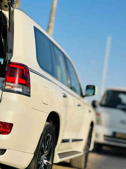 السلام عليكم

لاندكروز 2021 بحريني اصلي مكفولة كفالة عامه ماشية 76 الف  فول 1/1
مواصفاتها
8 ايرباكات 
كشن 3 حركات
3شاشات 
كشنات جلد
5 بصمات وباقي المواصفات المعروفه في البحريني اصلي 
رقم بغداد  
تحويل ثاني يوم 
السعر 585 $
الاستفسار 
‭0781 122 1213‬
