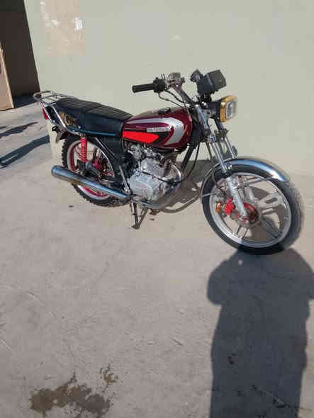 السلام عليكم دراجه للبيع خمسه كير كلشي شغال   سعره 500و بيهه مجال الريد يراسلني على هذا رقم *********** يوجد واتساب
