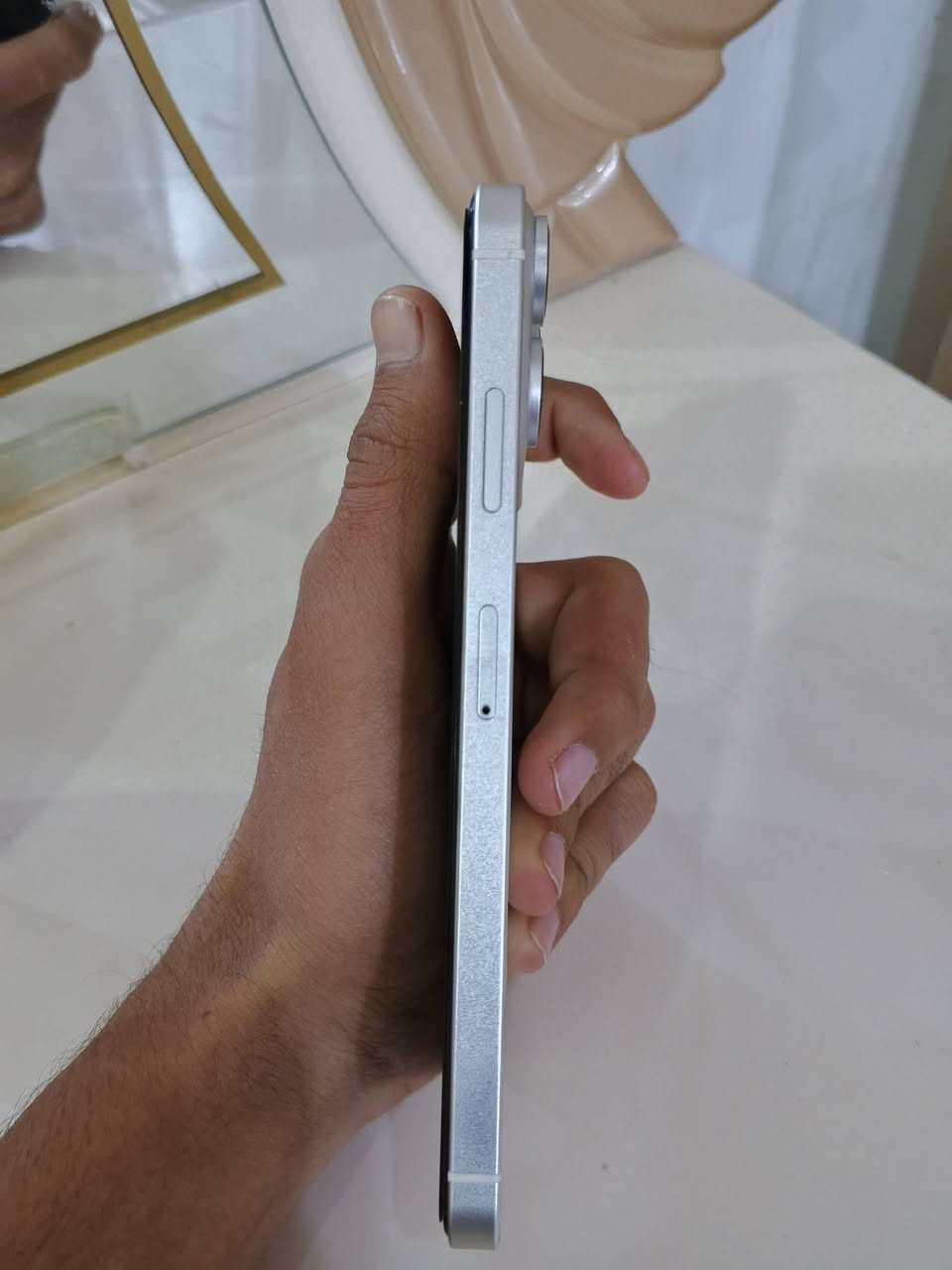 السلام عليكم ايفون إكس اس ماكس ذاكره 512 بطاريه 100 مبدله بصمه الوجه المايك مال اتصال شريحه ما يشتغل فقط بس ع الواتساب شغال طبيعي السعر 350 قفل البصرة كرمه علي للستفسار *********** فقط واتساب لان مايك الشريحه مايشتغل
