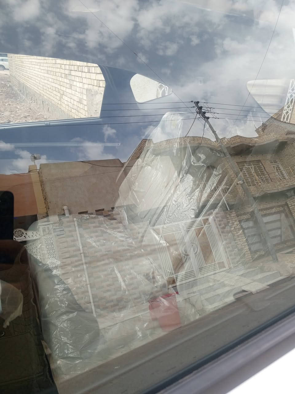 سلام عليكم توسان 2024 مفكول سياره جديد ونضيف فول مواصفات ماعده بنرامه رقم بغداد الدولي بصمه تشغيل عن بعد سياره نضيف كلش وجديد ،السعر 220 ، رقم الهاتف ***********
