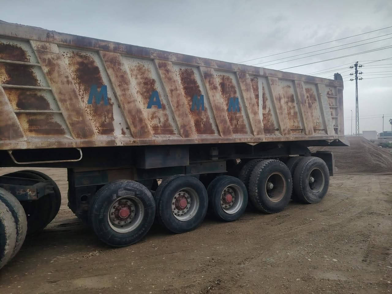 للبيع ⛔⛔⛔
حجم ٣٨
كير فافون قليج 
موديل  ١٩٩١
سعر مطلوب 3 شدات وبيها مجال
 ارجو استفسار اتصل على الرقم  ***********
