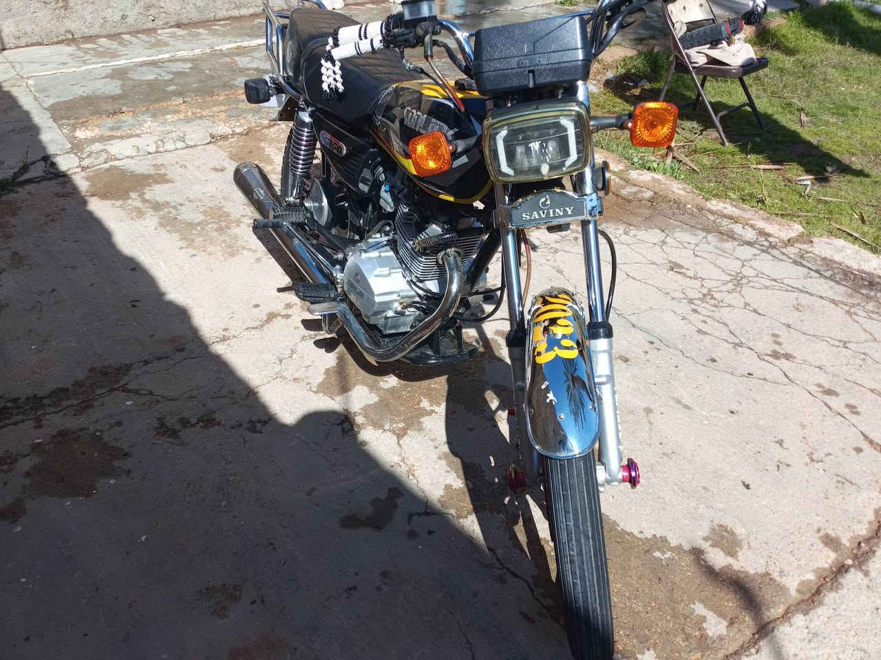 السلام عليكم ورحمه الله وبركاته عندي دراجه للبيع موديل 2023 إيران دراجه  صافيه  ما ناقص اي شي السعر على  الخاص فقط *********** ///
