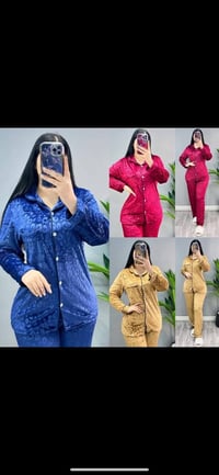 ملابس • توصيل مجاني