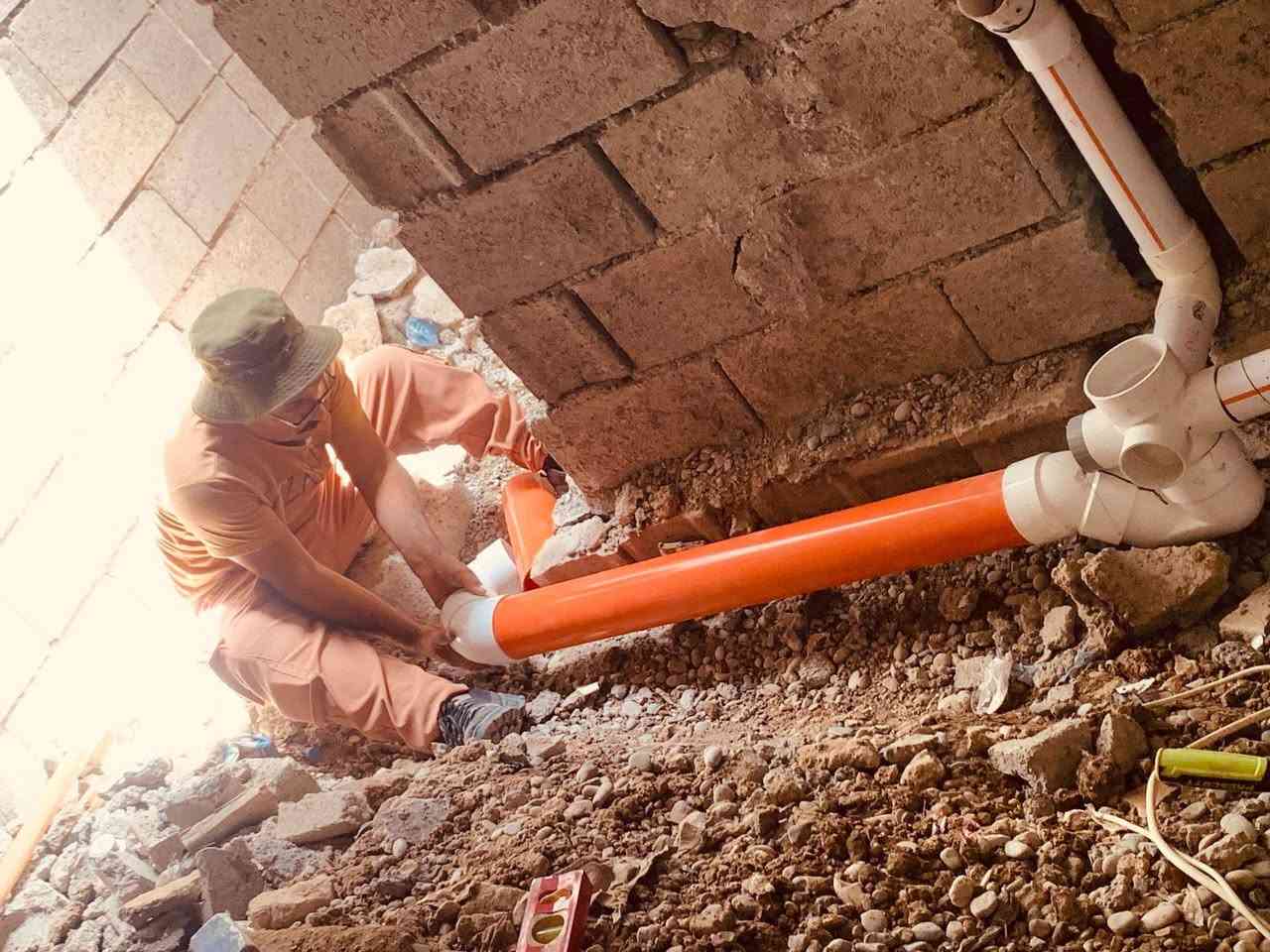 الحمدلله تم انجاز تاسيس ماء في الصياده دفن وحسب طلب ابوالبيت تاسيس ماء كهرباء ومجاري شغل درجة اولى وحسب الطلب ال100متر طابق واحد ب600الف ماء وكهرباء ومجاري إذا مو درجة اولى لاتدفع ولا فلس رجاء الي مايعجبك لاتعلق اسمعك كلام موحلو الحمدلله كلامن اشتغلته كله تكول رحمه الله ولديك مع احترامي لاسطوات الطيبين الاتصال***********ويت ساب متوفر
