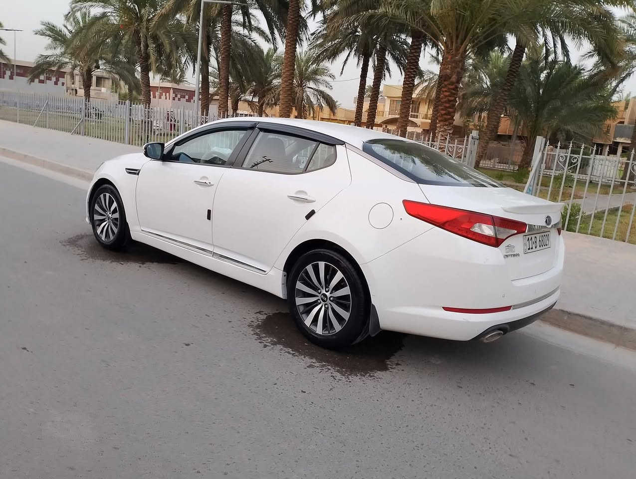 السلام عليكم للبيع اوبتما موديل 2013 خليجي رقم بغداد بسمي سنوية وهزة جدد فووول مواصفات عدا البانوراما مكفولة عدا بارد بسيط بالباب مال السايق محرك 2400 دوش كير ومحرك وضع شركة تبريد ثلج تدفئة صدر أمامي خلفي جديد سيارة جاهزة مابيه اي نقص السعر 137 وبيه مجال مكاني بغداد المحمودية ***********
