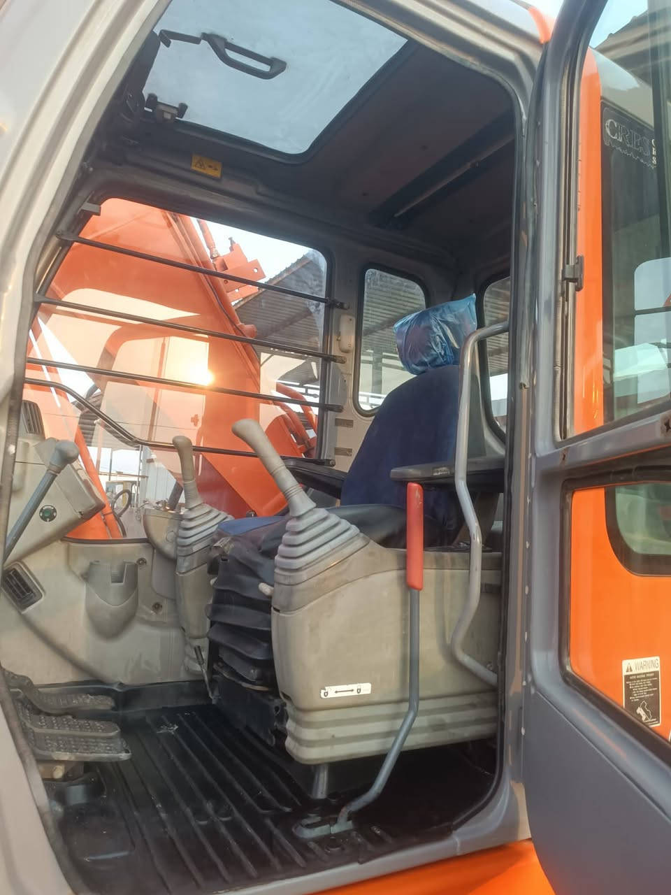 يا الله اللهم صل على محمد وال محمد السلام عليكم للبيع زت موديل 2005 اصل رقم وسنويه سليمانيه مكينه كفاله عامه ما بيه اي نقص بوجهك للشغل حداديه جديده محرك ومضخه جدد مكينه خير من الله بيع او مراوس حسب القناعه)(***********)
