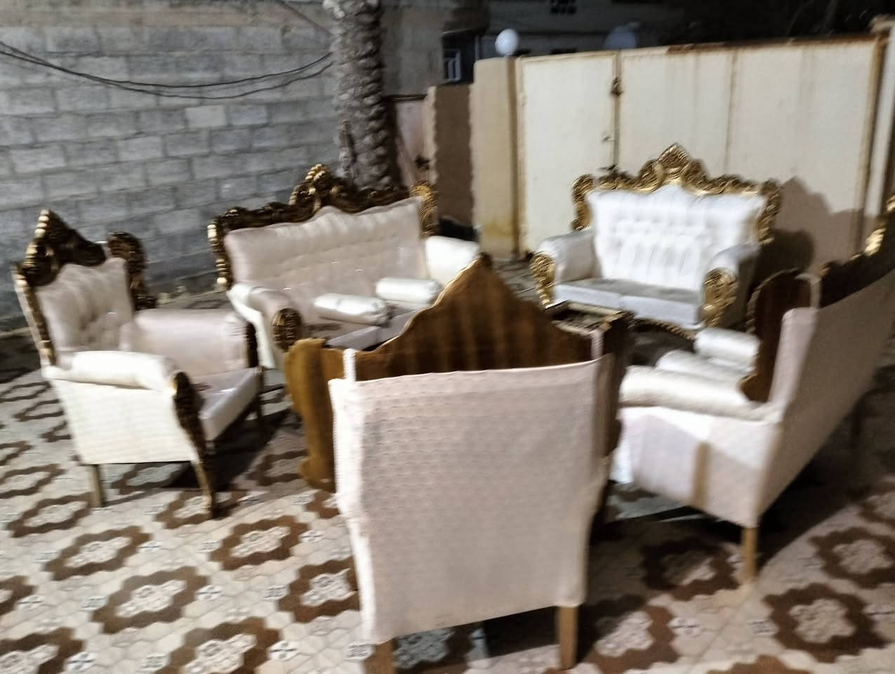 تخم ملكي مع طبلات جديد غير مستخدم 10نفرات السعر 450الف قفل مكلف بلنشر والشراي يتصل بالرقم ***********المكان بعقوبه بهرز
