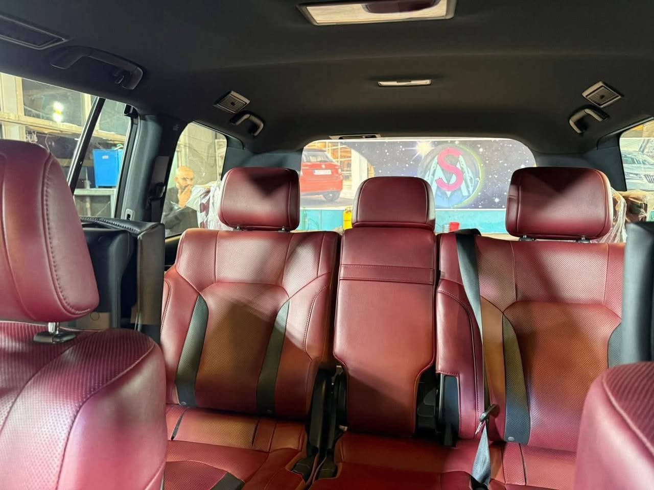 سياره لكزز موديل 21 رقم بغداد اللون زيتوني ماشيه 18000 حقيقي مابيه اي شي سياره جديده مغلفه بفلام الحمايه كامله لون مميز  مكان السياره ديوانيه  السعر 91 وشوي  بيه مجال للشراي تحويل مباشر باسمي تعتبر السياره اصفار .***********
