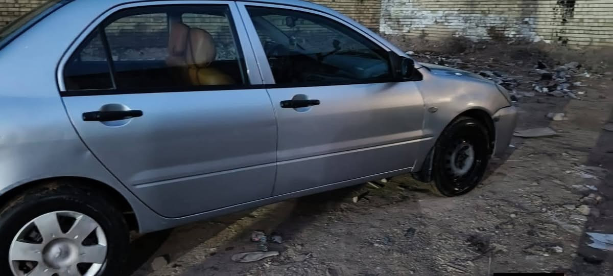 السلام عليكم
لانسر 2010 
السعر (85) الي يجي اله تقديرة 
موقع بغداد السياحي مجمع شاكر الطبي 
السيارة جاهزة من كلشي 
1 تدفئه و  تبريد 
2 تخم تاير 
3 باتري جديد 
4 حدادية
5 السيارة رقم اربيل بأسمي تحويل شوكت ما تحب 
6 الجاملق الايمن مضروب  مصلح مصبوغ البنيد فقط رش 
التواصل ***********
