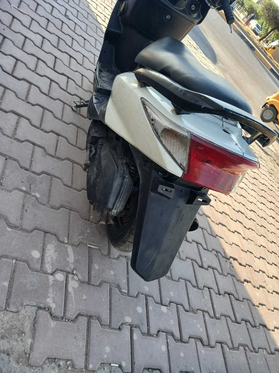 السلام عليكم
ياماها سرعة ١٤٠ مكينة بريز نكرة سلف ناعمة شلعة ومعدل
سعرهه 250  نهايتهه
مكاني بالحرية 
***********
