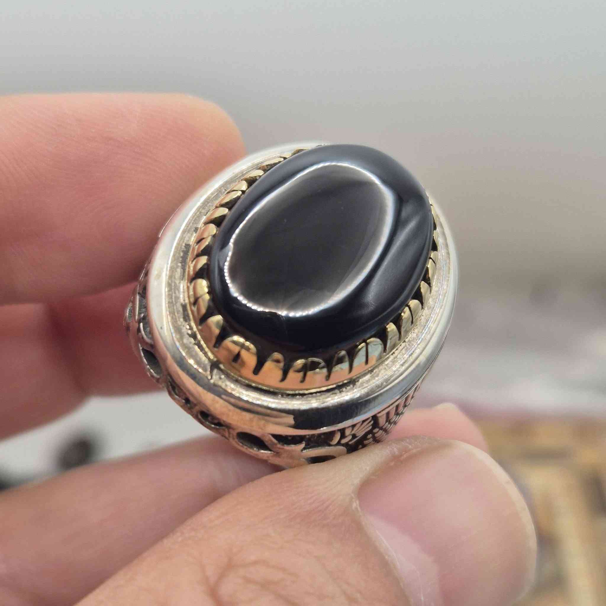 بفضله تعالى وحده ... لا زلنا الأوائل في العقيق اليماني الأصيل 

العقيق اليمني الأسود ( الحر بلا معالجة & بلا حرارة )

فضة عيار عالي _ تاج نحاس نقي _ قياس 23 / 24

💳 كارت ضمان مختوم (أصالة المنشأ & غير معالج )
🚗 خدمة توصيل كل مناطق العراق
للإتصال و المراسلة : ***********

📍العنوان /  الكوفة _ شارع كوفة نجف الرئيسي _ مأكولات خوخة _ الشارع الفرع للمطعم
