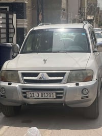 شباب  باجيرو للبيع سيارة نظيفة مال بيت  فول مواصفات جاهزة من كلشي مابي...