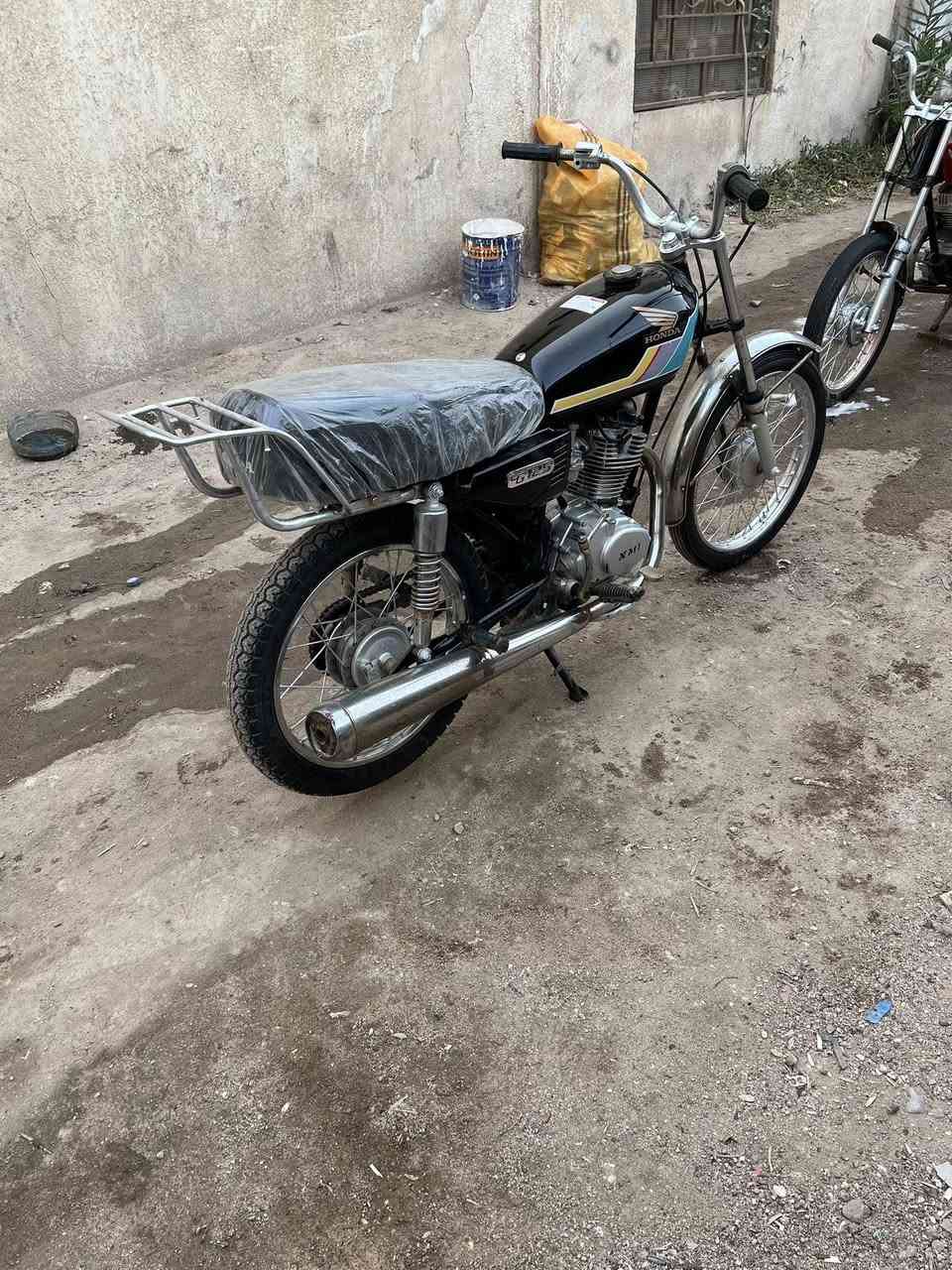 سلام عليكم ايراني للبيع محرك نامه نضيفه ناعم لانضوح ولا تبخير وايده ب 350وبيهاًمجال مكني بصره الجزائر رقم ***********
