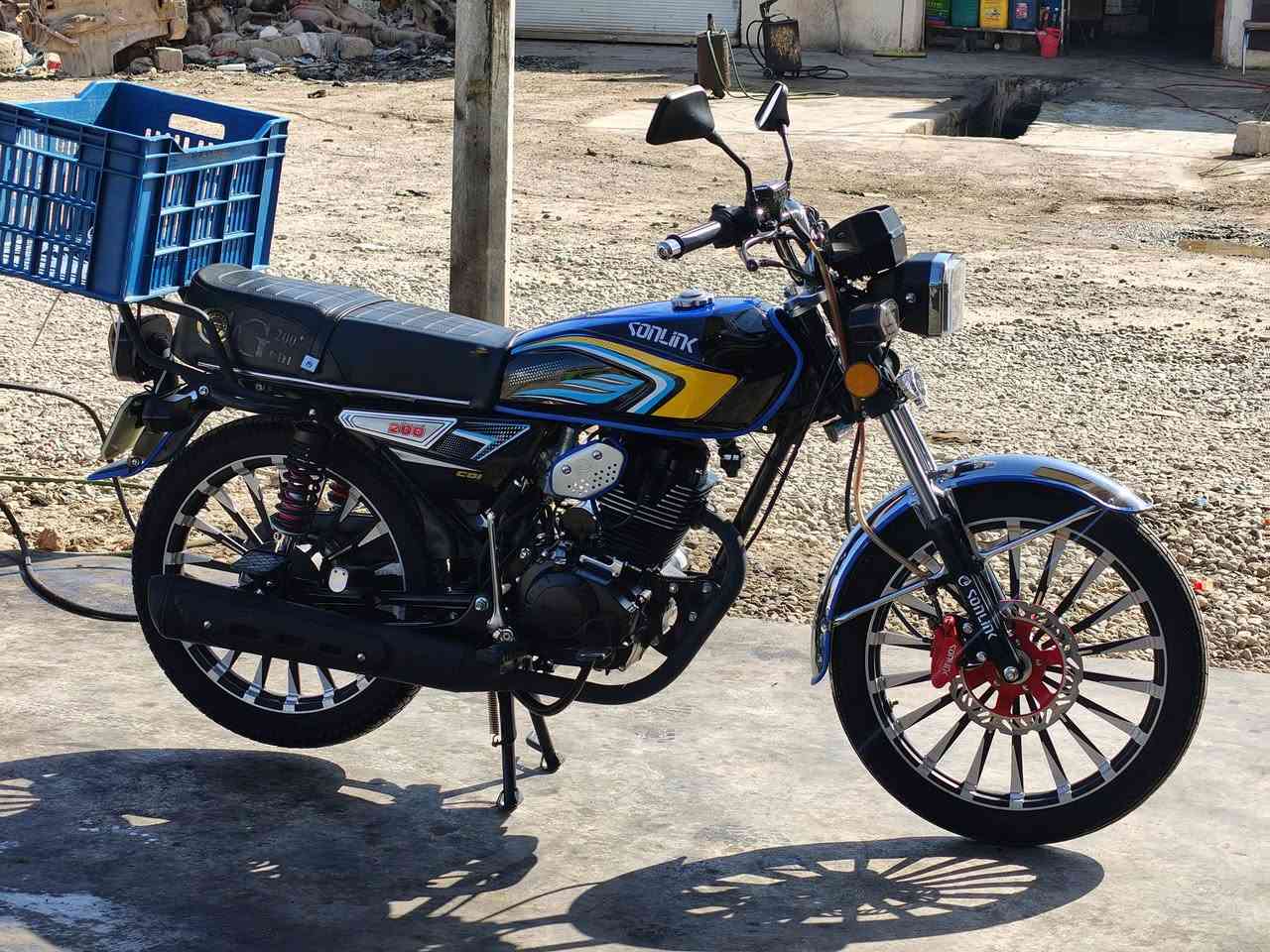 السلام عليكم ماطور سولنك موديل24محدث 25 وزن ثقيل الباب الاول محرك شرط كربايات شرط بعده علا وضع الشركه السعر 800 وبي مجال للستفسار اتصل على الرقم ***********
