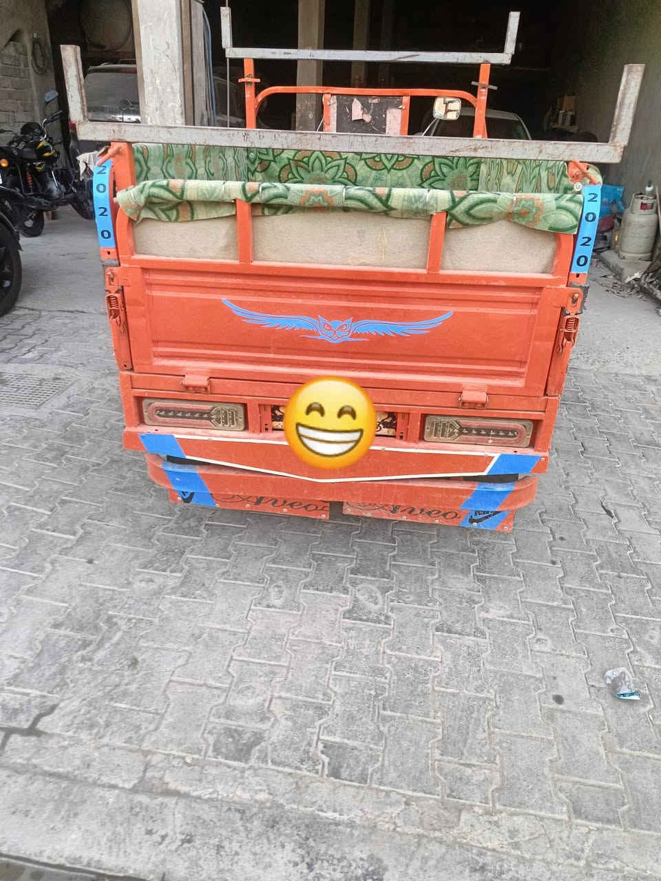 سلام عليكم مكلف بل نشر ستوته فرس نضيفه وحلوه موديل 2020 محرك 150 سيسي كهربايات شغاله المكان مدينه وقرنه 
رقم الهاتف ***********
رقم ابيض سنويه بسمي
