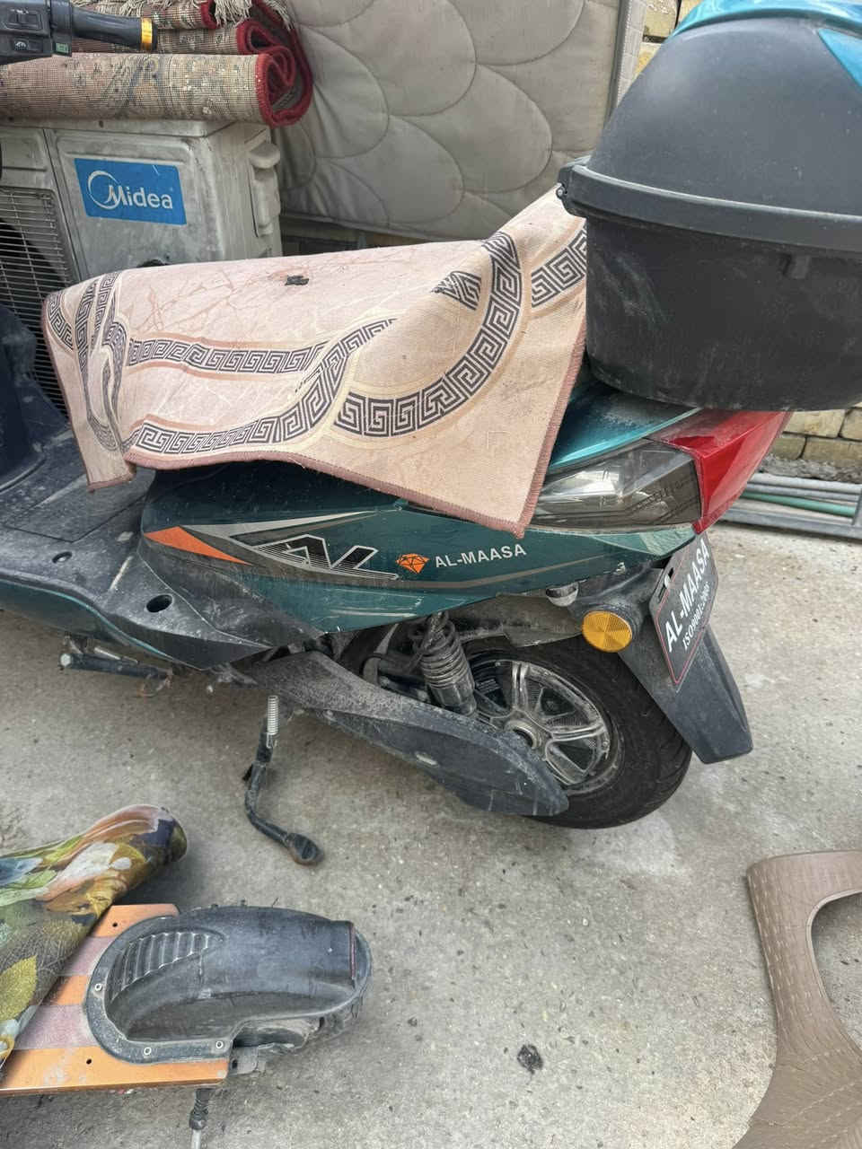 هاي اشتريهه تركتهه فتره وطفت اريد ابيعهه اي واحد ينطي سعر خلي ياخذهه مكاني بغداد مدينه ***********
