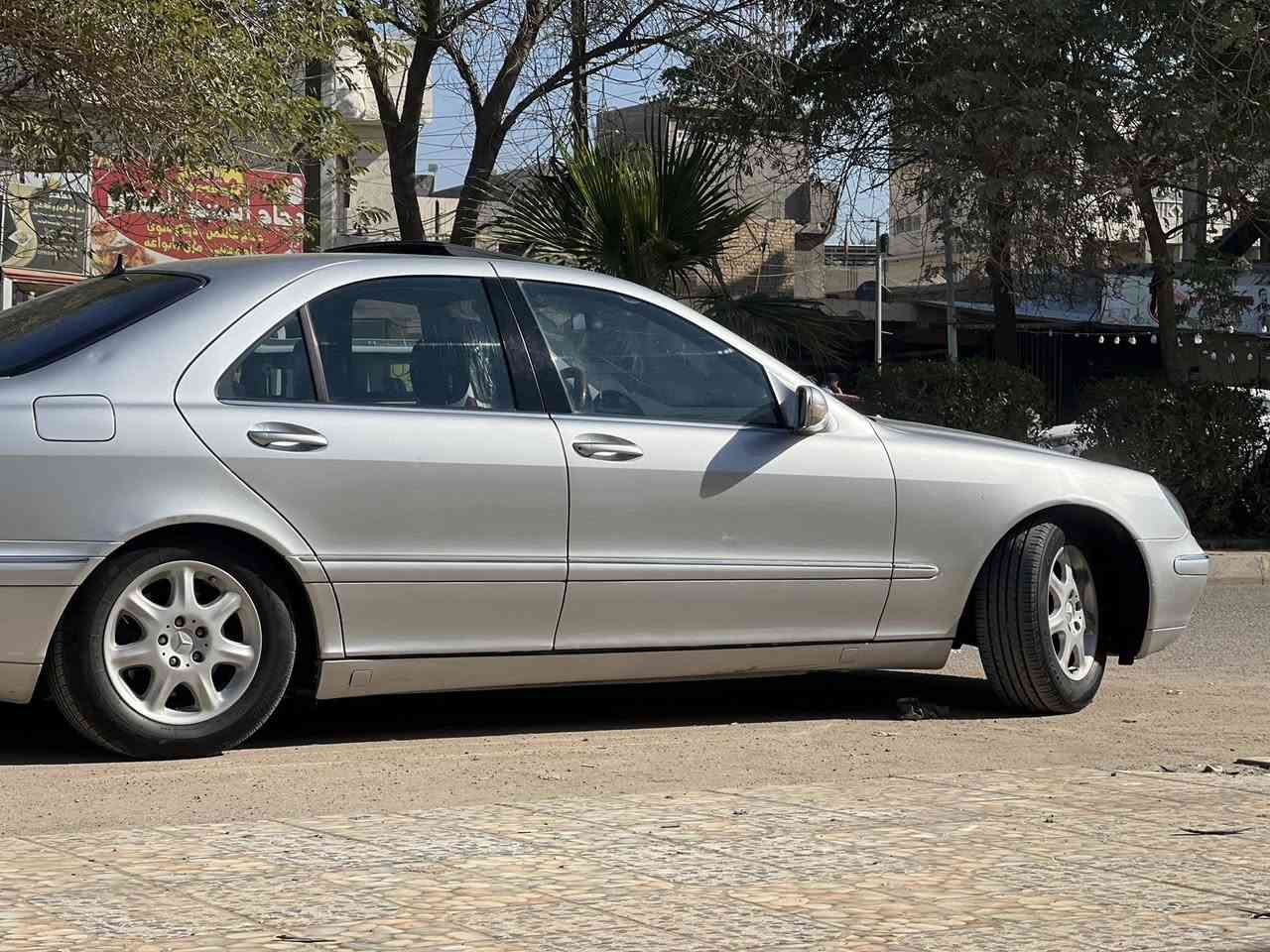 السلام عليكم 
مارسدس غواصه قرار 48 وكاله مفحوصه وكامله وبيها اضباره مال فحص مفحوصه وكامله السياره جديده ومابيه اي نقص خير من الله سعرها 73 وبيها محال
***********
