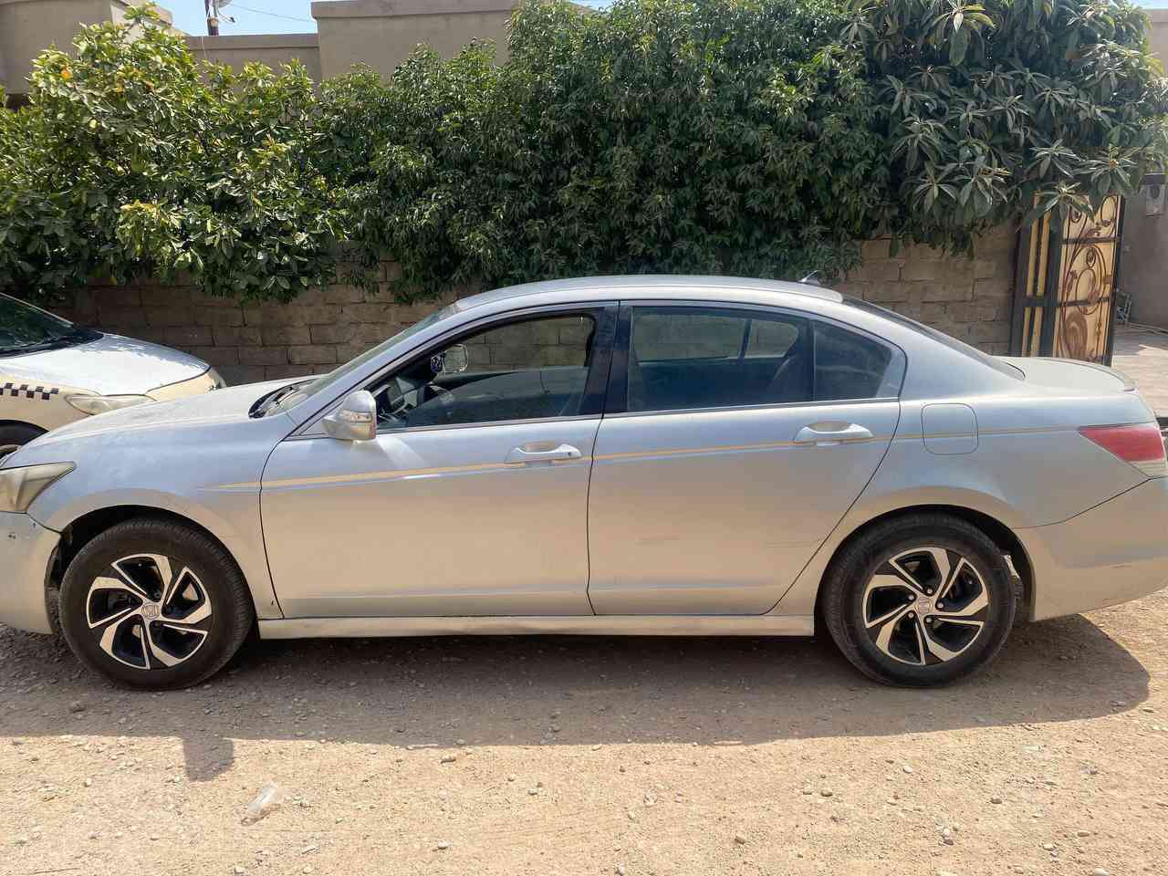 هوندا اكورد موديل 2008 و 4 قتعه به خه بى ليدان كيرو مه كينه بشه رت فوله به س بي سلايته كير توماتيكه ته بريته 10 هه تا 11 وه ره قه خرامه لسه ره دى ژ سه عرى هئته خار سعر 75 و مجال ره قه م موبايل *********** شيخان, نينوى
