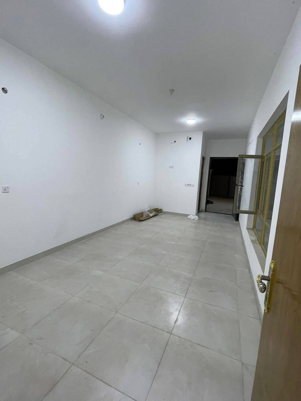 للأيجار مشتمل طابق ارضي مودرن مساحه 250 م #السيديه
(معزول عزل تام )🔱🔱

يحتوي على 2 نوم وصاله ومطبخ وصاله وهول حولي وخدمات عدد 2 والصاله سويت + كراج سياره كبير 📍🔱

* يحتوي المشتمل على مدخلين ✅

الموقع السيديه مربع الاقتصادين📍

الأيجار مليون قفل 🔒🔒

***********
_______________________________________
للأستفسار اكثر تفضلو بزياره مكتب الطائي للعقار 💎
السيديه شارع المركز عماره عالم الجوكر ✔️

او الأستفسار ع الارقام ادناه 📞↘️↘️ (متوفر واتساب )📌🔛
