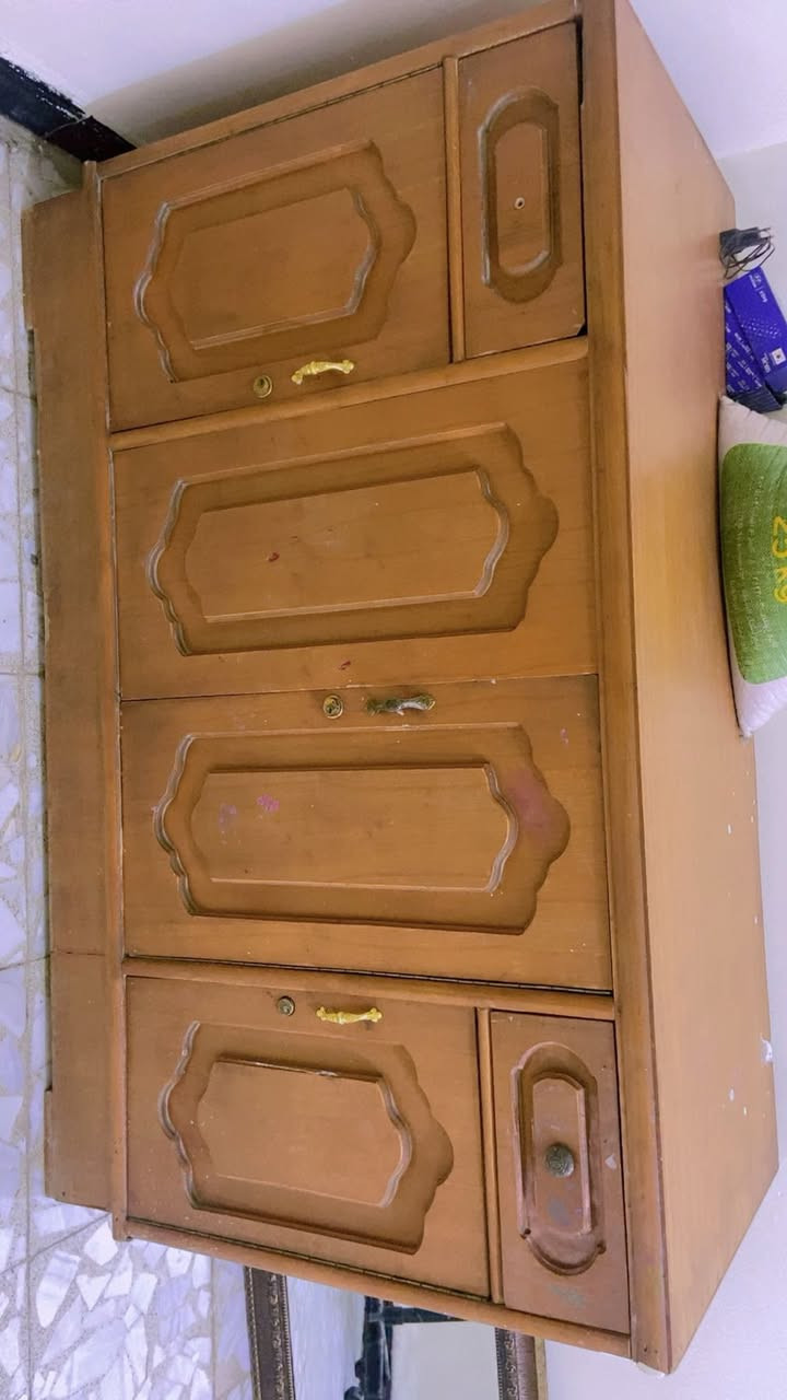 بوفيه نضيفه بسعر ١٥٠ وبيها مجال


**إذا كنت صاحب هذا الإعلان وتريد حذفه لأي سبب، رجاءا أرسل رسالة إلى الدعم الفني**