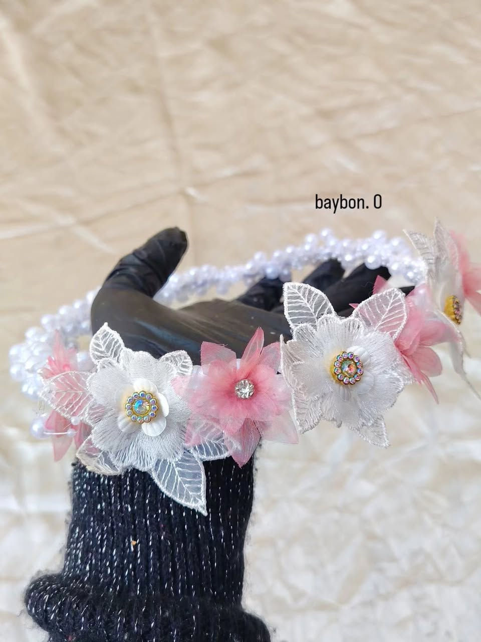 طوق الورد 🎀🌸 

مزيج بين الرقة والفخامة 🦋🍒

للحجز والاستفسار مراسلة الخاص 🗝🪄

بيبون للاكسسوارات اليدوية 🪡🧵

توصيل ٣ كافة محافظات العراق
 العرض الى نهاية رمضان استغلوا الفرصة 🖤

#اميرات_دزني #امي #هدية #طوق_ورد #العصر_الفكتوري


**إذا كنت صاحب هذا الإعلان وتريد حذفه لأي سبب، رجاءا أرسل رسالة إلى الدعم الفني**