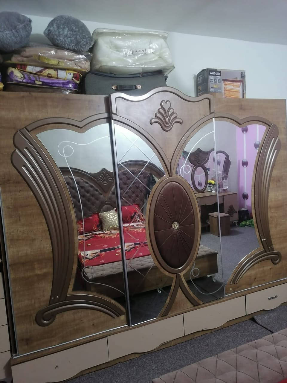 يوجد لدينا غرفة نوم للبيع السعر خاص
اليريد يتصل عله هذا الرقم ويدلل  ***********
