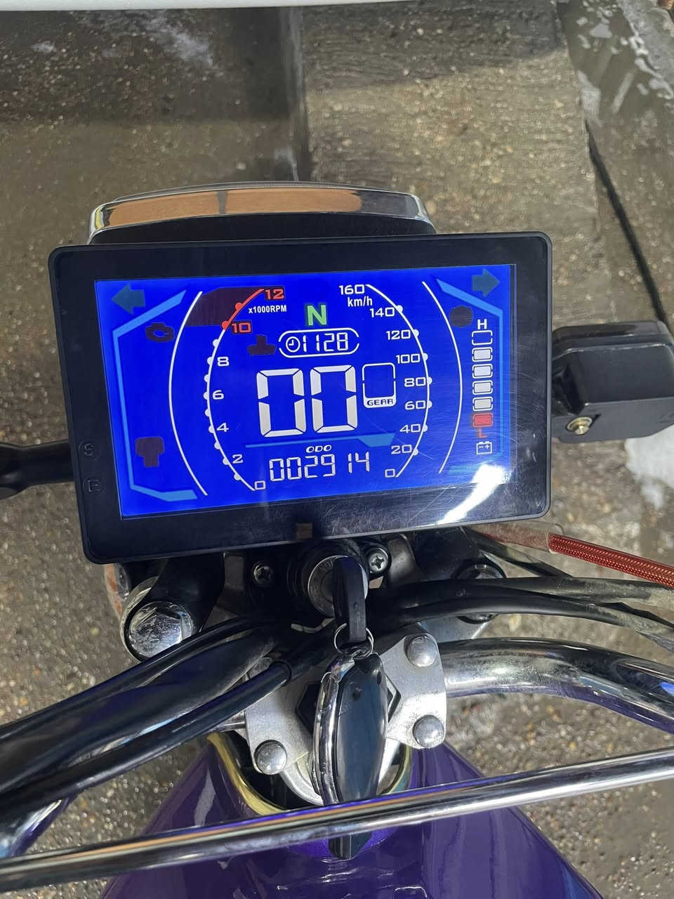 السلام عليكم دراجه سولنك موديل 2025 محرك 200c الدراجه طالعة 2025/11/30
ما مشتغل بيها دلفري الدراجه اخت الزيرو اي نقص ما بيها  الصندوك خاله على مود غراضي 

الدراجه ماشيه 2912 للبيع 825 وبيها مجال او المراوس بدراجه سولنك ماكس وان 2025 نفس النضافة 

العنوان سيطرك الشعب القديمة 

رقم الهاتف ***********
