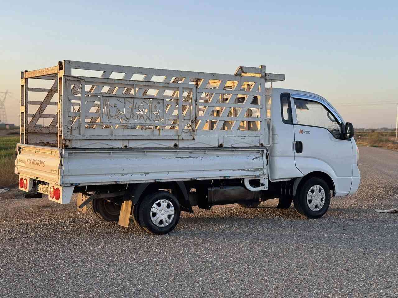 سلام عليكم كيا للبيع موديل 2009رقم بغداد نكليزي سنويه جديد هزه جديد شعار كمرك مكفوله من ضربه و كلبه فقط بابين مبدلات اثر زنجار القديمات موجوده و دوس مصلحات 
مكينه كير اكسل شاصي كله نضيف كهربائي كله شغال 
شرط تحويل ثاني يوم احولك مباشر 
مكاني ديالى بعقوبه سعرها 82 بيها مجال حك الحيه 
***********
