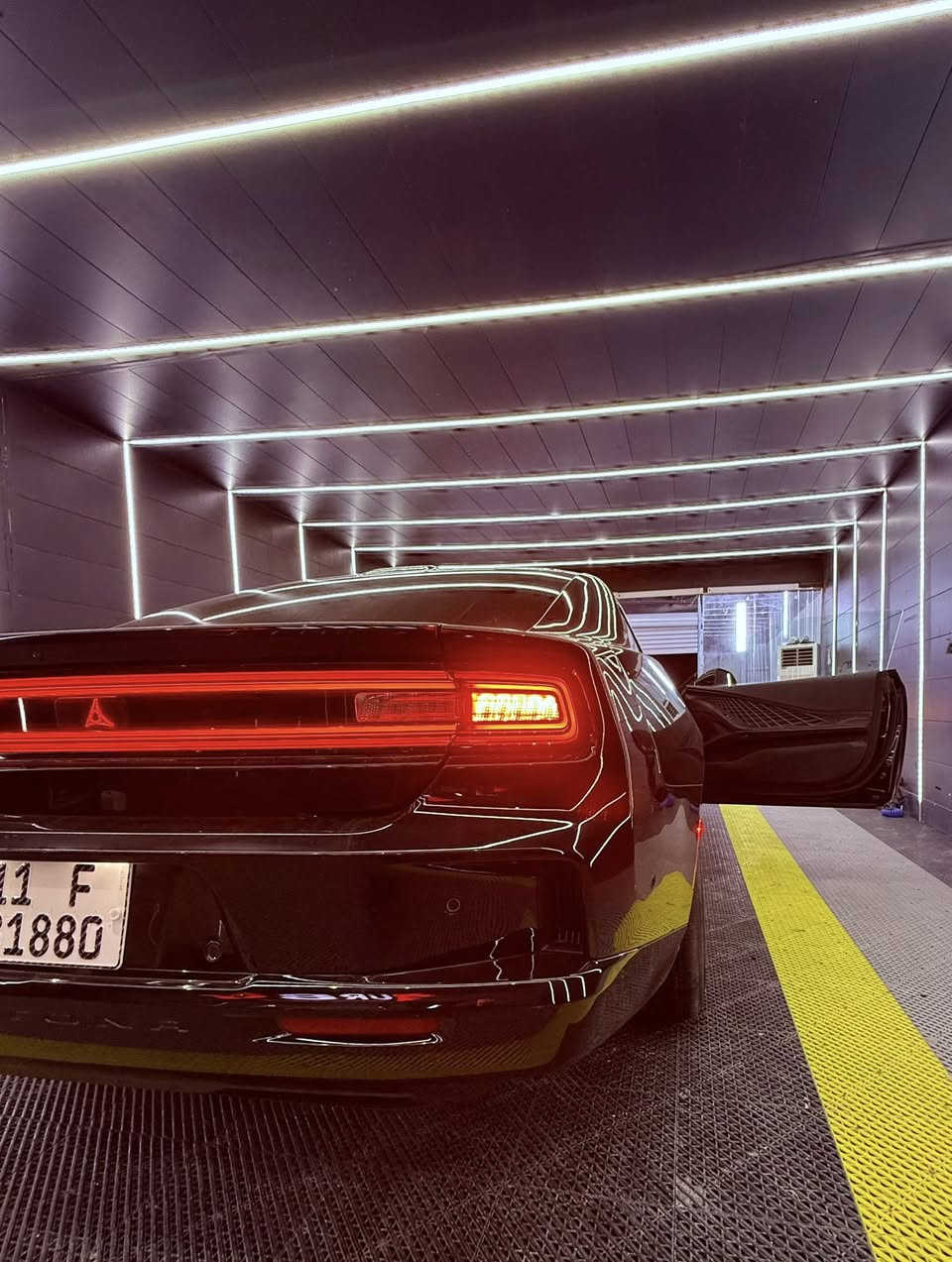 دوج جارجر 2025 RT دايتونا كهرباء بلكامل
فئة RT Daytona
رقم مميز ✨81880
الموقع: بغداد – الكرخ – شارع حيفا
الممشى: 800 ميل فقط (تقريباً جديدة)
تمشي 500 كم بالشحنة الواحدة
قوة 690 هورس باور 💪
ارتي دايتونا فل مواصفات

قطعتين صبغ (جاملغ خلفي + جاملغ سايق)
بدون دواخل
بدون شواصي
بارد خفيف بالبنيد

رقم التواصل :-:-:
***********
***********
