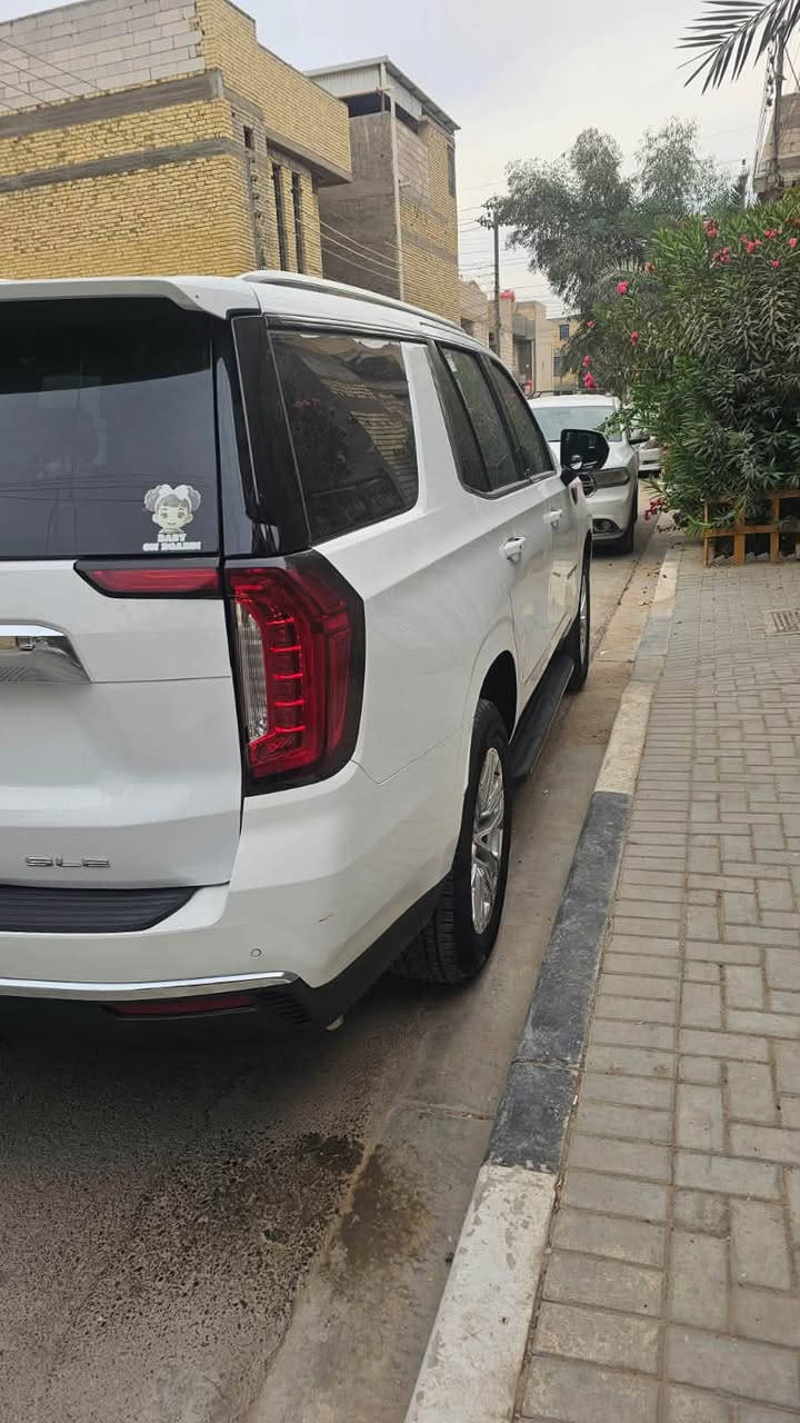 سلام عليكم أخوان.. للي يدور سيارة عائلية ضخمة، هيبة، ومال خطوط وسفر، عندي GMC يوكن موديل 2024 جديدة كرت بحالة الوكالة.
السيارة مواصفاتها وتفاصيلها كالتالي:
 المحرك والعزم: محركها الـ 5.3 لتر (8 سلندر) الغني عن التعريف، قوته جبارة بالصعدات وبنفس الوقت اقتصادي لأن بيه ميزة قطع السلندرات بالخطوط السريعة يعني ما يصرف بنزين هواية
الوضعية والتقرير: السيارة وارد أمريكي، بيها حادث واحد سابق بأمريكا ومصلح تصليح درجة أولى بقطع أصلية
شرط بانزين و دهن كلة اصلي و بل وقت 
سعر ٤٧٥ ورقة 
اتصل او مراسلة على 
***********
