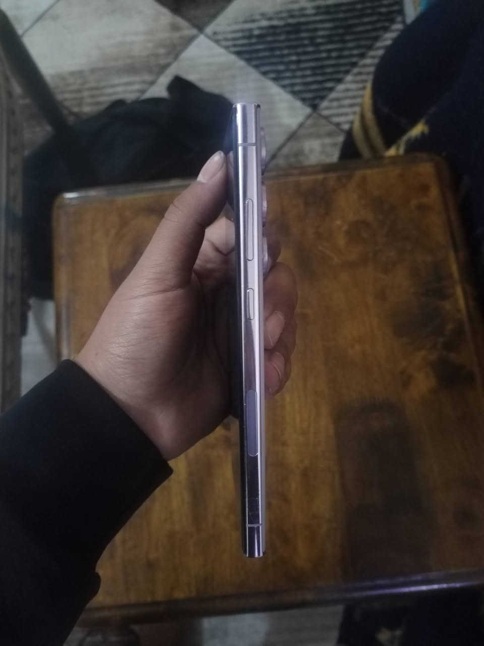 الترا s23 امريكي  ذاكره 512 بطاريه 5000 جهاز نضيف ومرتب مابي شخطة كلش قوي
 كلشي ما مبدل بي شي غراضه  فقط شاحن اصلي 45w
 مكاني بغداد سعره 700
*********** واتس
