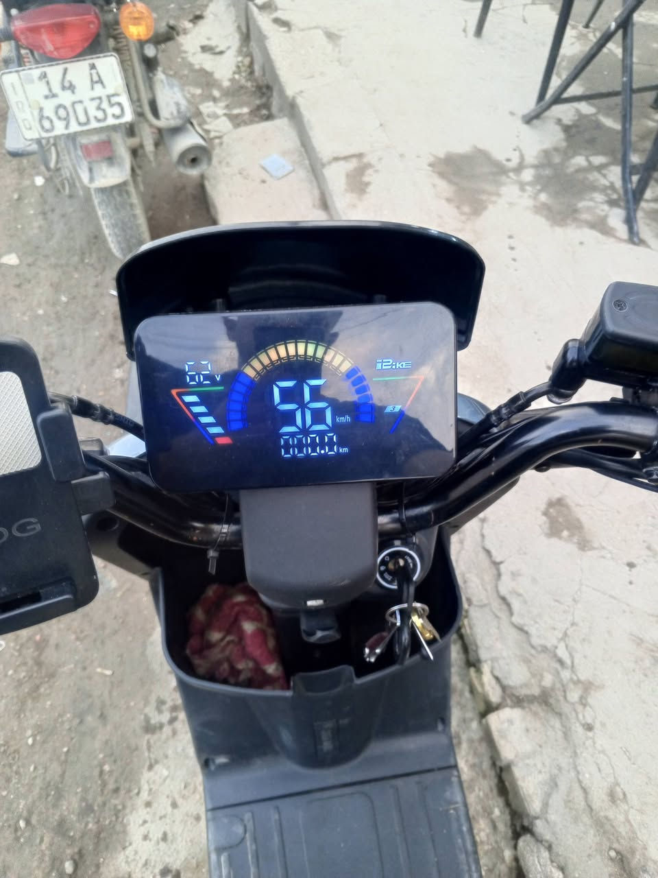 دراجه شحن للبيع جديده صار شهرين من ماخذه تي سبعه السعر 650 وبيه مجال ***********
