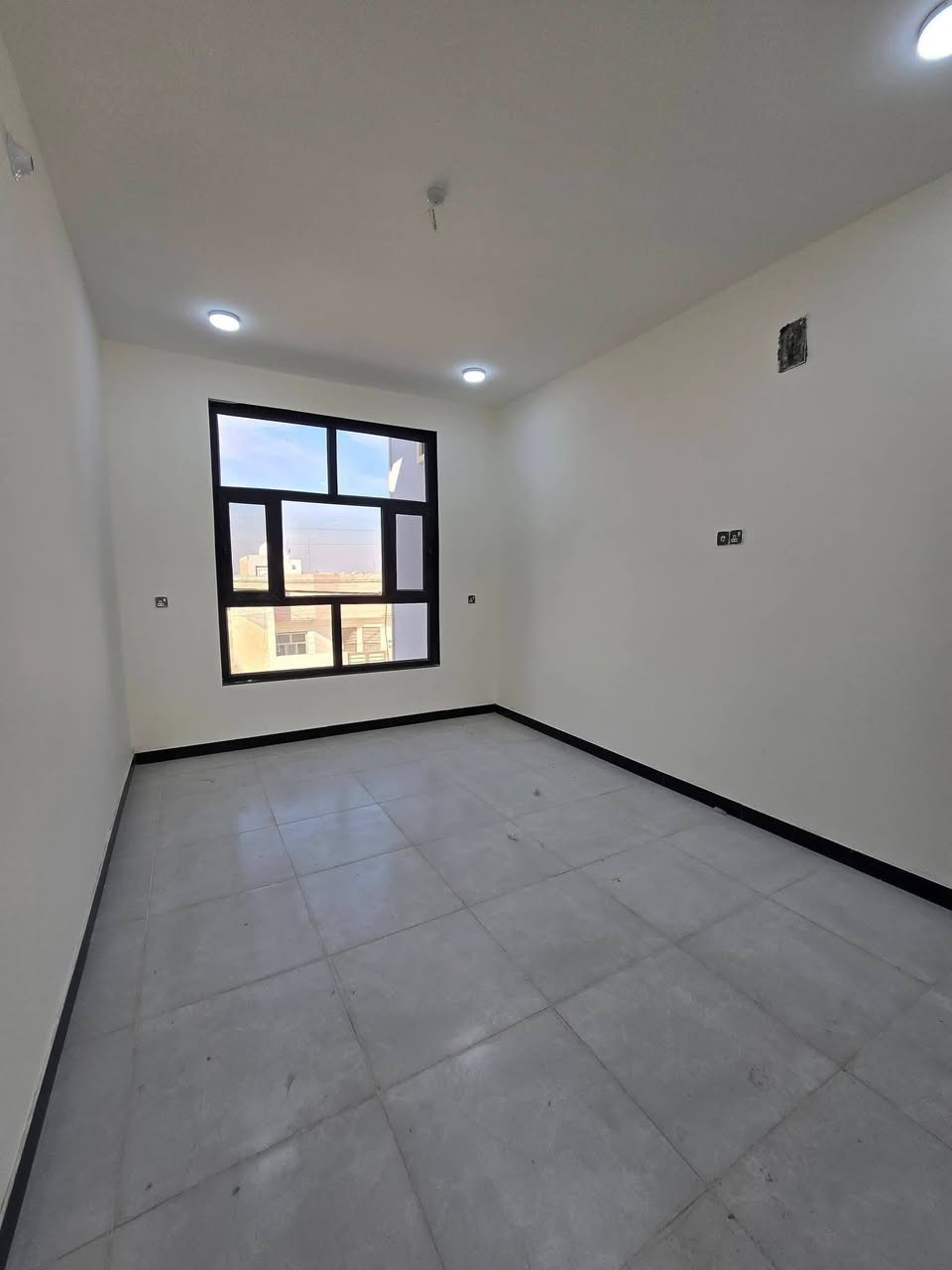بيت  البيع زراعي سند 25
العنوان التقيه الثالثه داخل مجمع الروان النموذجي شارع 15
المساحه 150
الواجهه 750
النزال 20
البيت طابقين 
عدد الغرف 4
استقبال
صاله عدد 2
مطبخ 
مجمعات صحيه طابقين***********
واتساب ***********  مراجعه مكتب 🏢 العاصمة للعقارات والمقاولات العامه العنوان الديوانية ام الخيل ساحه الاحتفالات قرب البلديه الجديده*********** واتساب
