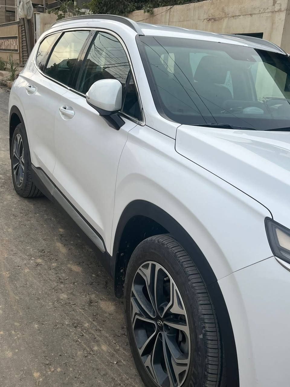 سنتافي 2019 خليجي بيه قطعتين فقط دعاميه وجاملغ جه السايق بدون دواخل بدون ايرباك ولا لغود ولا شواصي ..دواخله ما مفتوح من عنده برغي  مواصفاته كما موضح في الصور   ماشيه 125 الف 
للتواصل ***********
السعر220 وبي مجال للشراي
