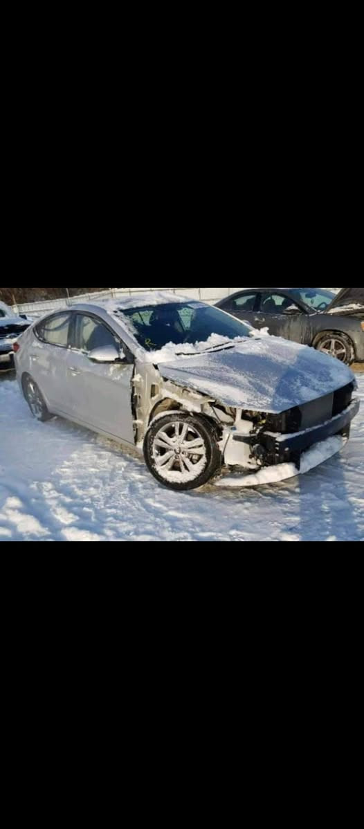 النترا موديل 17 رقم بغداد باسمي مواصفات نص فول اشاير بلمري تدفئة بلكشنات شاشه جبير كامره دوار كير اي تي المرغوب مكفول المكينه مفتوح فقط كازكيت انسه الادوانز بانزين عادي غرفه نضيفه داخل كله اسود بيه قطعتين صبغ بدون دواخل  وجاملغ عكس السائق مبدل ابو ليبل والقديم موجود عندي السعر 115وبيه مجال قليل صور الحادث بلمنشور المكان المسيب مفرق السده
استفسار اكثر ***********
