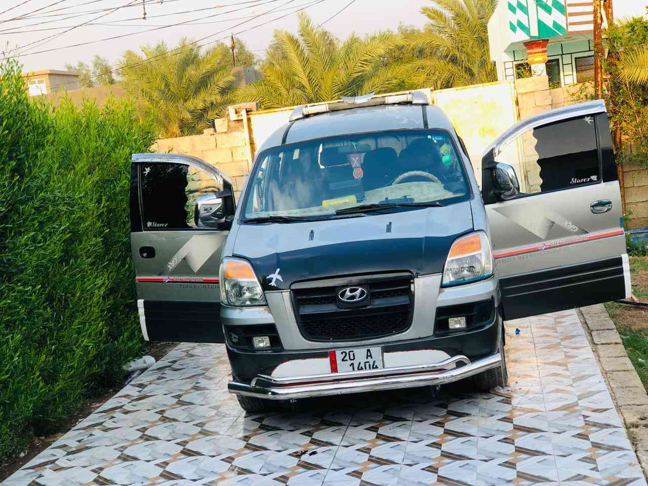 سلام عليكم استاركس البيع  موديل 2004شواصي   الباديه ماملعوب بيهم مكان السياره بغداد المنصور رقم السيره ادياله الإنكليزي  ***********. مامتواجده علفيس سعره
