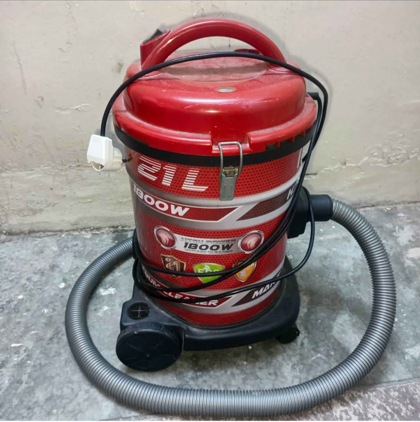 مكنسه كهربائية للبيع نظيفه ما بيهه اي عيب شرط النظافة استفسار اتصال ع رقم ***********
