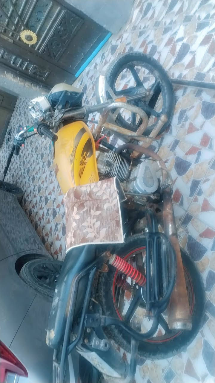 السلام عليكم اخواني دراجه دايون أوراق اصولي
كهرباياته شغاله سلف نكره كله شغاله مكينه ناعمه الله شاهد دراجه نضيفه كلش مكان دراجه بابل طهمازيه السعر 150 وهاذه رقم صاحب دراجه ***********
