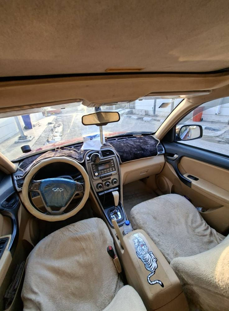 سيارة محركه والكير نضيفات وما بيهن لا نقص ولا عيب ولا تبخير سياره باسمي مصفره غرامات و بيه شويه كم نقص يطيح من سعره وبيه صربات سطحيه خفيفات وبيه مجال حك جيه الشراي يجي يشوف عينه احسن من المراسله *********** البصرة, العراق
