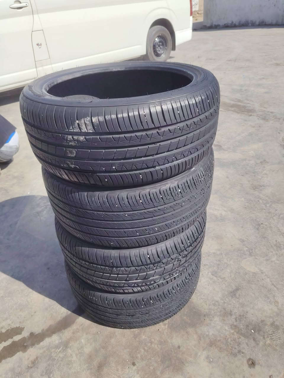 السلام عليكم للبيع تخم تاير فورتي جيتي
225/40/18 كلش حلوات السعر ب100 وبيهن مجال المكان بغداد الرقم ***********
