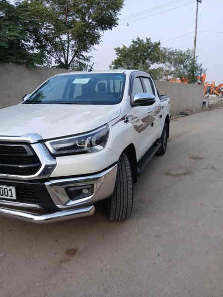 هايلوكس فور ويل سعودي
موديل 2022 بانزين فول مواصفات
ماشية 61 الف وقابل للزياد
كشنات تدفئه تبريد 
شاشة جبيرة أصلية 
بلوجكترات زنون اليدي
لايتات زنون اليدي ناصي عالي
دخول ذكي بصمة أبواب 
بصمة تشغيل 
دشبول ليزري 
كامرة خلفية وحساس خلفي 
تحكم ستيرن 
نضام يكو لتقليل صرف الوقود 
تبريد بيانو شاشة  
كير اتوماتيك 
دفع رباعي 4X4 
حساس اطارات 
كير ومحرك مكفولات 
مكفول من الصبغ فقط بارد بلجاملغ قليل
للاتصال *********** بغداد
