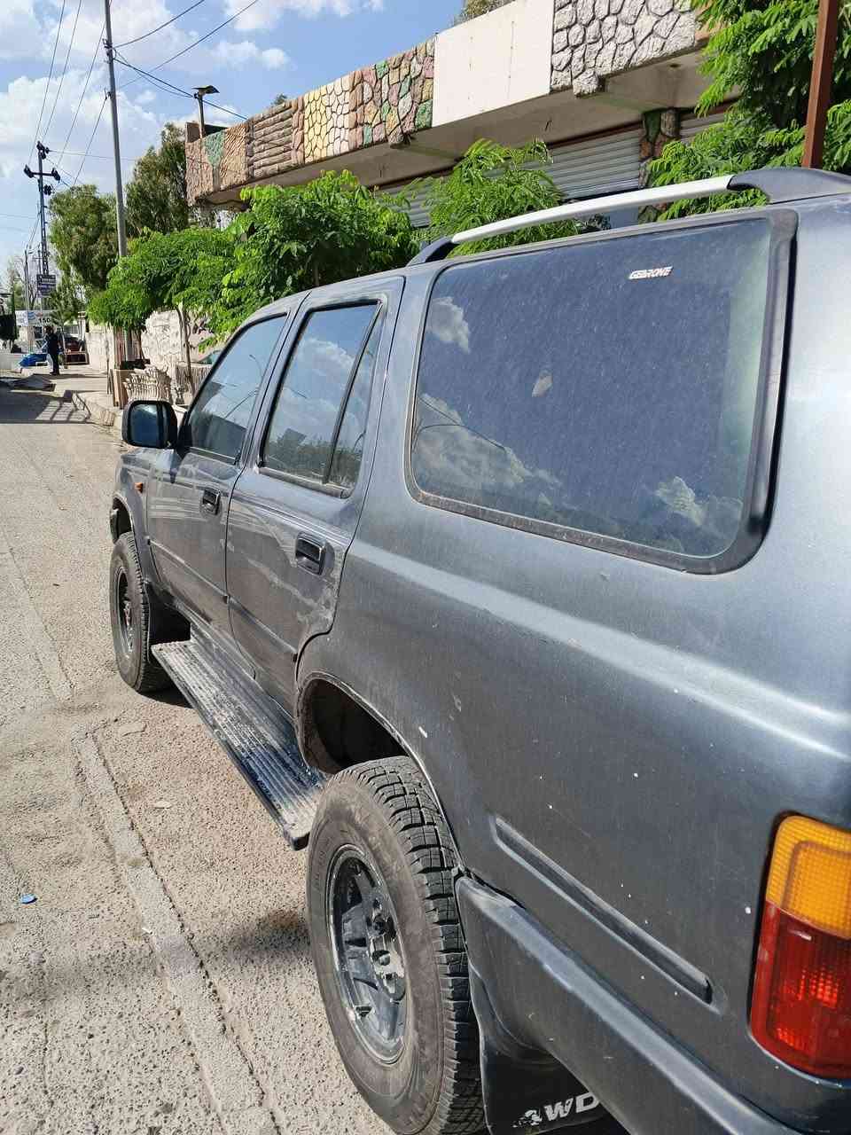 موديل 92 سنويه 28 تحويل فقط تدفئه تبريد كير ومحرك شرط بلادي لا صرف ولا بخار صدر وتايرات جديد دفتر بانزين صاحبها الشرعي بالموصل 55 بيها مجال ***********
