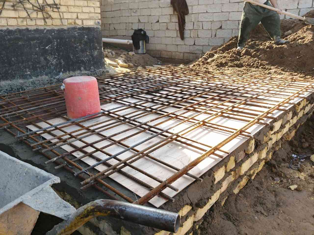 شغل نضيف يرضي الله ويرضي الناس 

تفليش 

بناء +حفر سبتتنگ +تسليحها 

بناء ترميمات 
حفر صوندة الأبي 

صب ارضيات + رباط بيت 
لبخ + لط ***********
