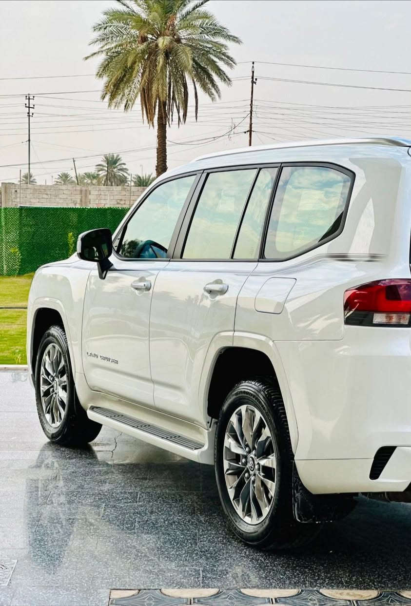 السلام عليكم
✅ للبيع✅

LandCruiser_LlMTED_GXR_2025

لاندكروزر GXR لمتدد موديل 2025 للبيع  

السيارة وكالة – شركة ساز – ضمان 3 سنوات  

ماشيه فقط(10)الاف كم (بحالة الزيرو)  

كل الأغراض بلادي موجودة  

🔶ارضيات

🔶سماعاتgBl

المواصفات:  

رادار (أمامي– خلفي – جانبي)  

نظام صوت JBL  

محرك 6 سلندر تنفس طبيعي  

فتحة سقف سلايد  

3 شاشات رئيسية + شاشات ترفيه خلفية  

مقاعد جلد كهربائية – تبريد  

مقاعد أمامية تبريد 

بصمة الأبواب + تشغيل ذكي  

صندوق كهربائي  

مصابيح LED + زينون  

7 راكب  

شحن وايرلس  

حساسات أمامية وخلفية  

مكفولة كفالة عامة من الدعامية إلى الدعامية  

بدون صبغ – بدون بارد – بدون رصعات – بدون شخط  

السيارة نظيفة جداً – لوك بلاد  

مكان السيارة: بغداد

رقم شمالي – تحويل ووكالة نفس اليوم  

للتواصل اتصال مباشر***********
