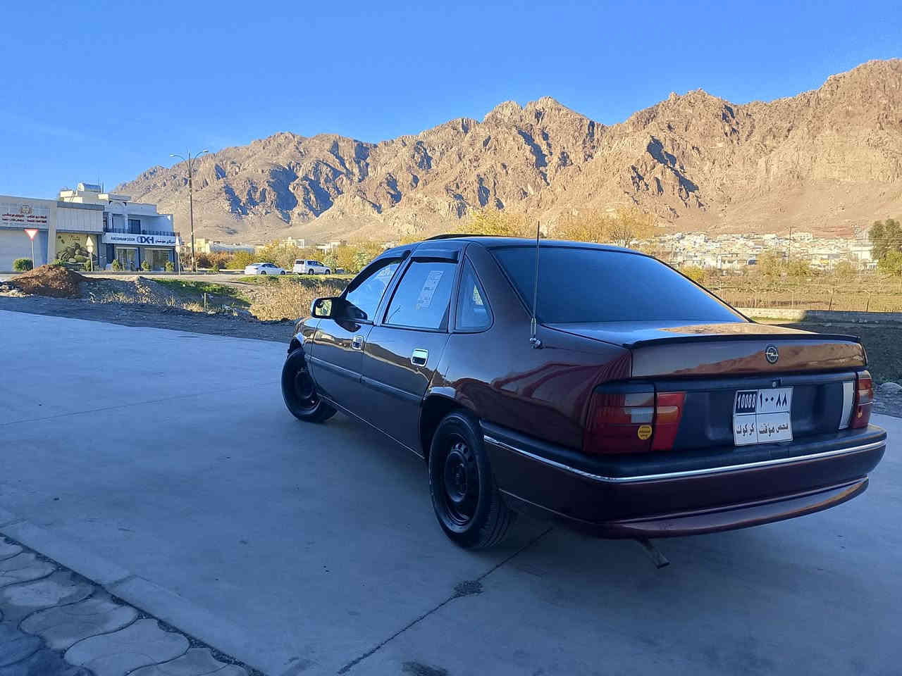 ئوپل مۆدێل1994  مـــەکیـــنە18گێر عادی 
گێـــرومەکــــینە ی بەشـــرت کارەبای هەمو یش دەکات 
شوێن رانیە سعر24 مەجالیکی کەم 
***********
