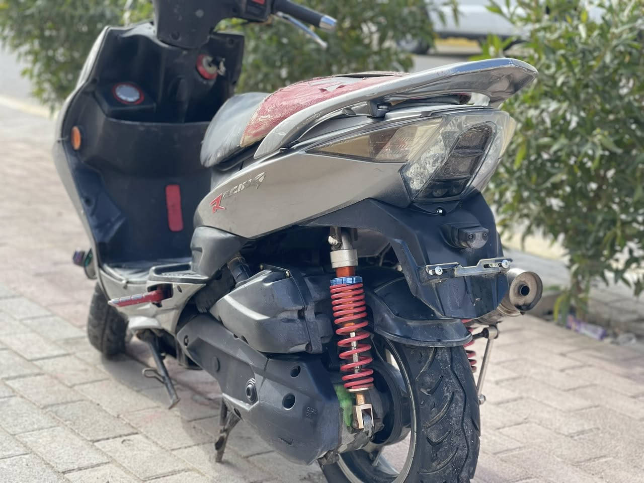 دارجه كايمكو رايسنك 
محرك 150
صالنصه رياضي
دبل رياضي 
عقل رياضي فصلات 
الدراجه مصروف عليها من كل النواحي 
ما بيها اي نقص 
سعر 475الف وبيها مجال
للاستفسار:***********
