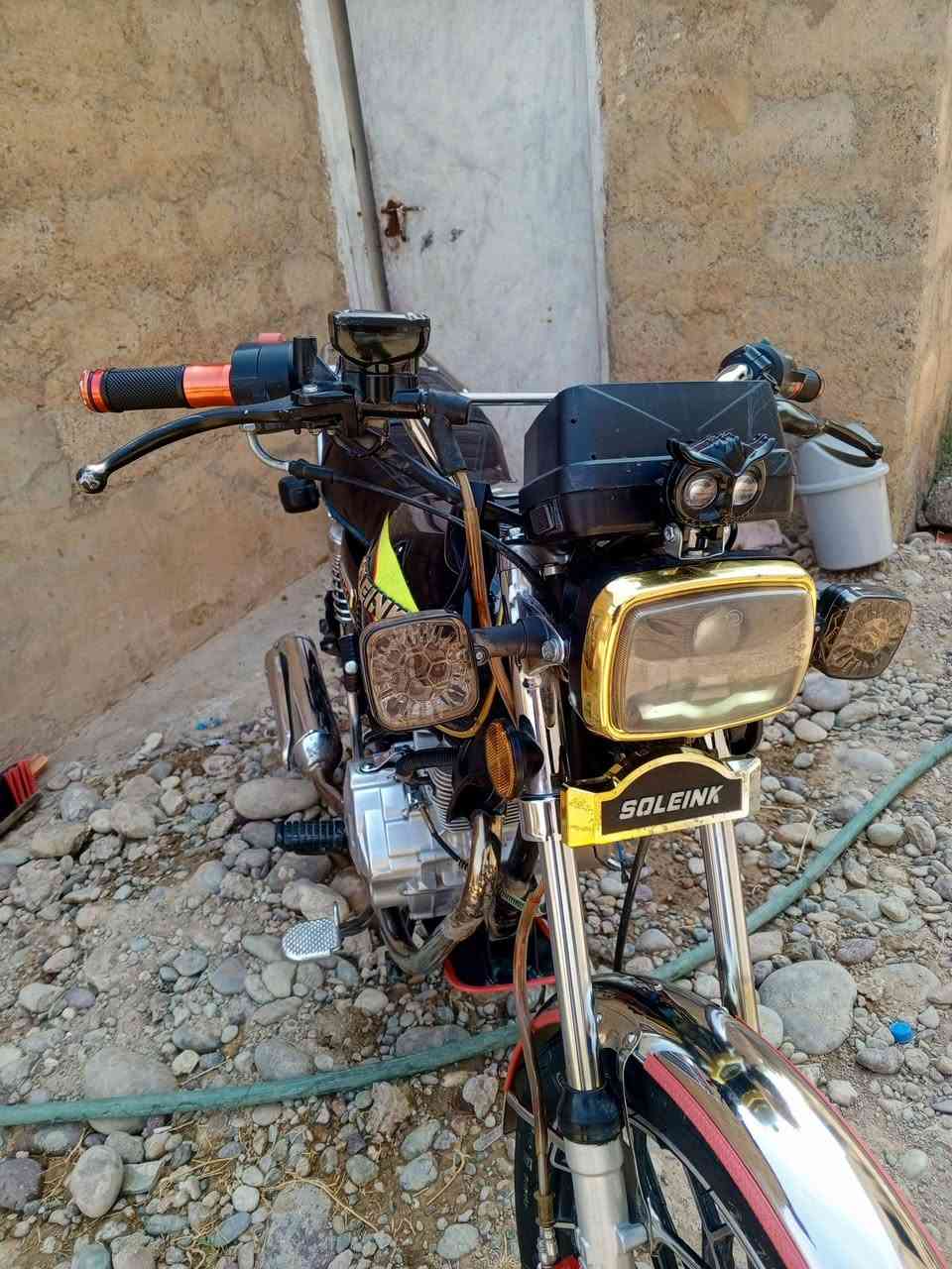 دراجه سونك 2024
محرك 150مكينه كبس شرط 
السعر 675وبي مجال العنوان القيارة قرية العوسجه 
***********
