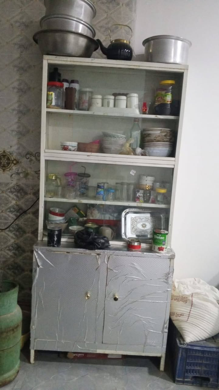 أغراض مستعمله للبيع
الكنتور سعره ١٢٥ جديد 
القنفات ٤ قطع ب٧٥
الكاونتر ٣٠
بيهن مجال بسيط @إشارة


**إذا كنت صاحب هذا الإعلان وتريد حذفه لأي سبب، رجاءا أرسل رسالة إلى الدعم الفني**