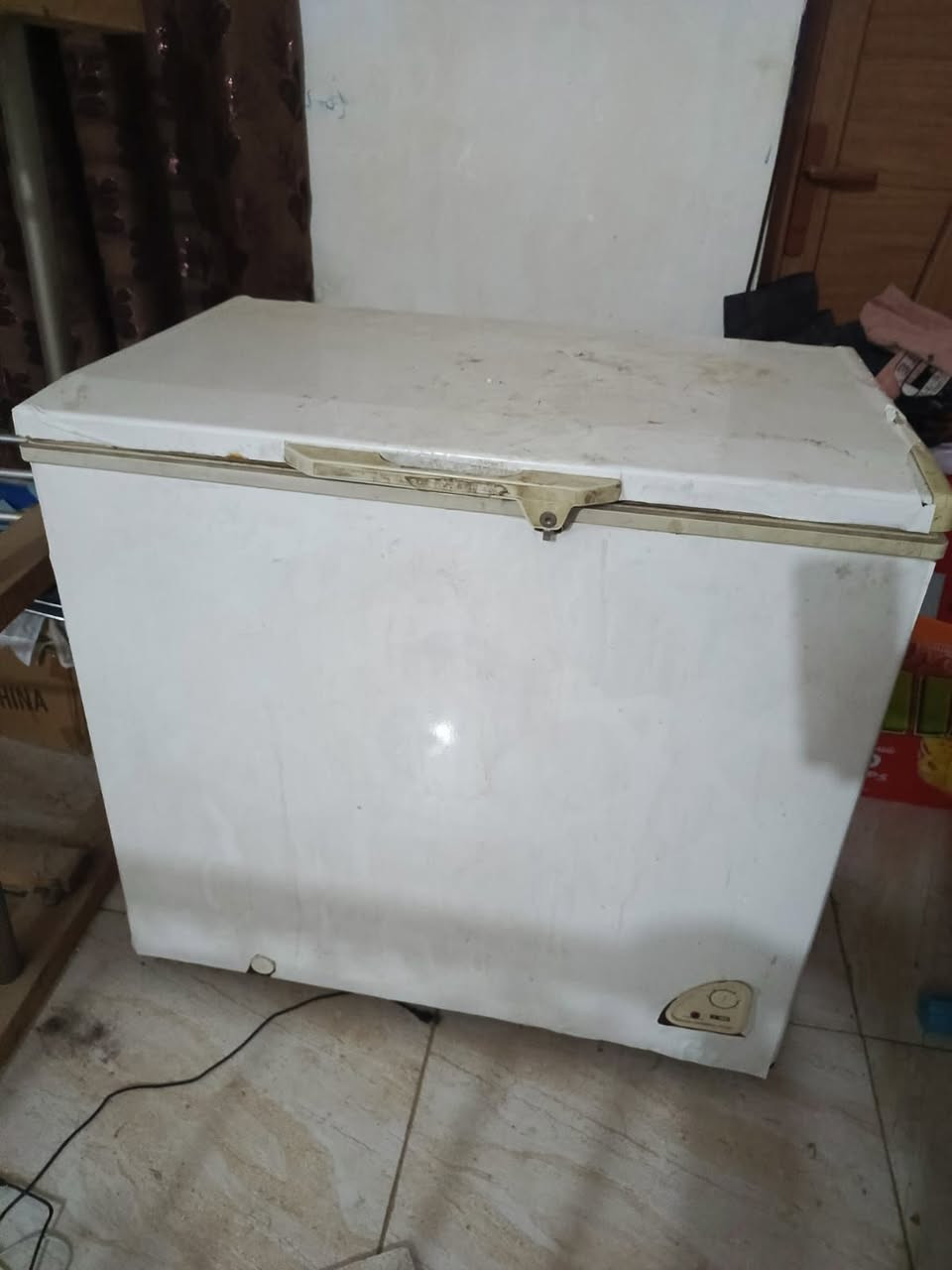 للبيع جرابي ايطاليه عدد ٣ عرض نفر ونص سعر الواحده ٤٠ الف وبيه مجال ومجمده شغاله سعرهه ١٠٠ الف قفل وميز بلازما نظيف سعره ٣٠ وبي مجال الاتصال على هذا الرقم ***********
